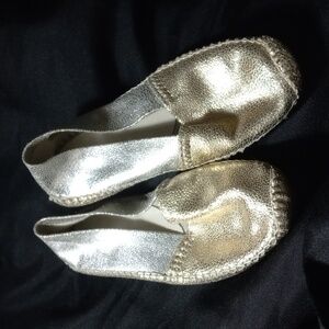 JACQUES LEVINE Flat Shoes Metallic/Platinum Silver/Gold Rubber Soles Spain Sz 6